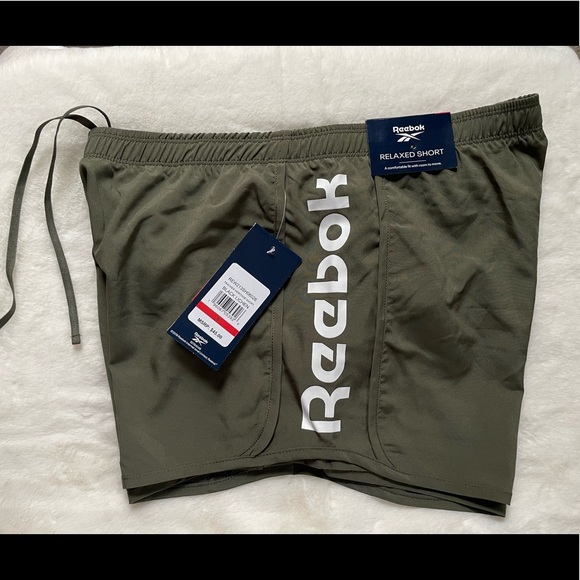 Reebok Relaxed Short - Picture 2 of 3